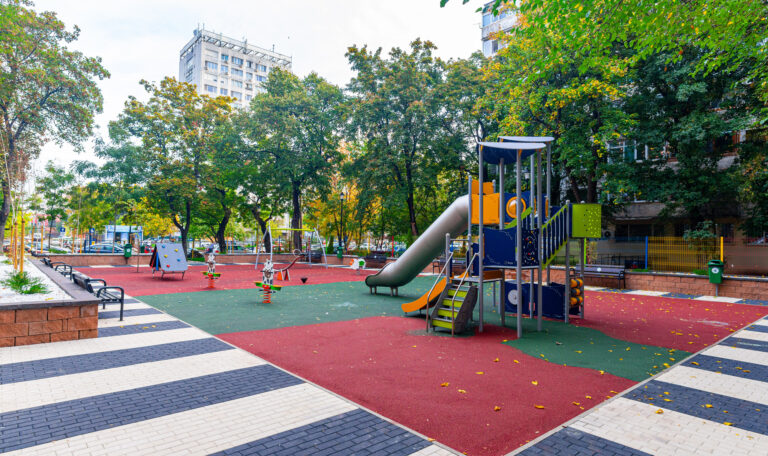 Amenajare Loc de Joacă „Toporași Mare”, București 18 - Peisagistica Amenajare Loc de Joacă „Toporași Mare”