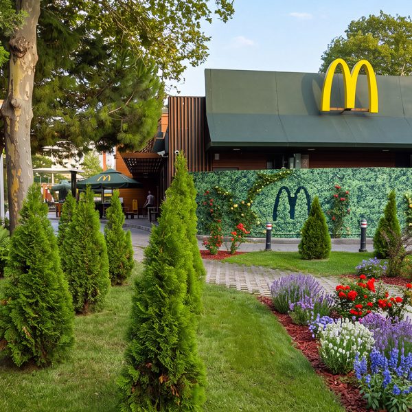 Amenajare peisagistică McDonald's